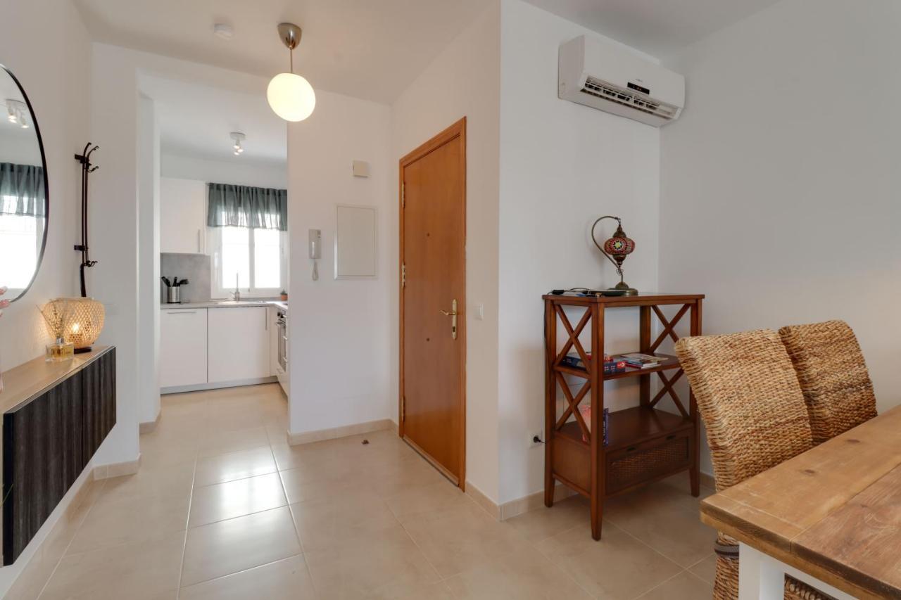 Apt Nerja Chimenea With Ocean View, A/C, & Fiber 아파트 외부 사진
