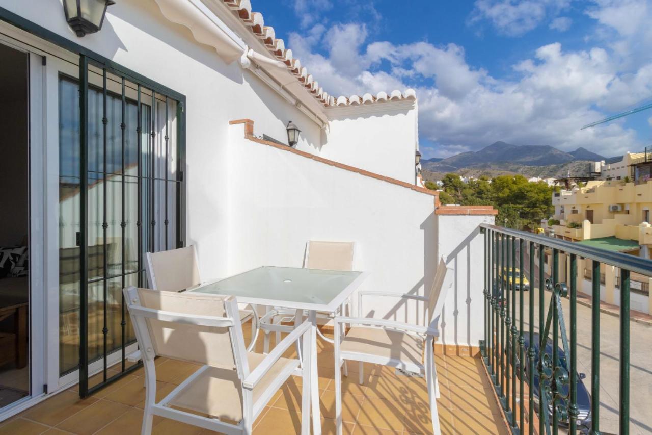 Apt Nerja Chimenea With Ocean View, A/C, & Fiber 아파트 외부 사진